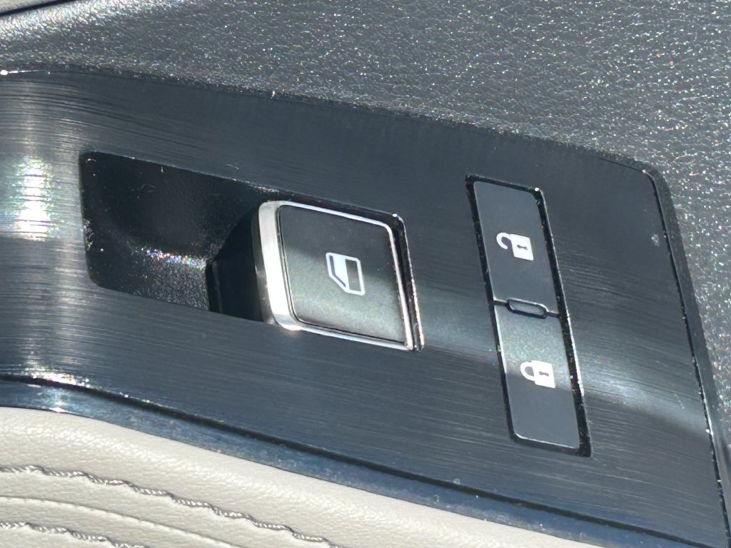 Used 2021 Nissan Rogue SL AWD/4WD image 39