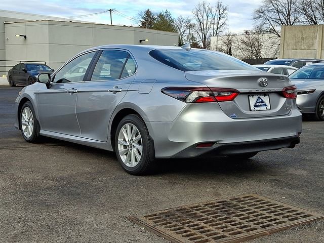 Used 2021 Toyota Camry LE image 4