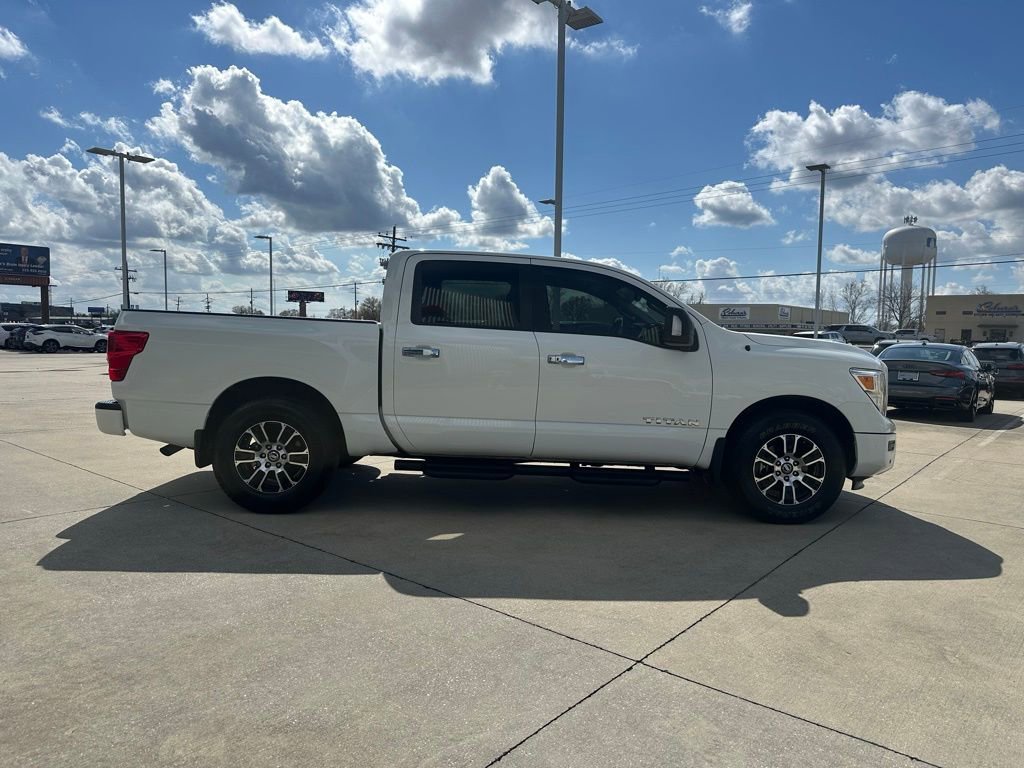 Used 2021 Nissan Titan SV w/ SV Convenience Package image 4