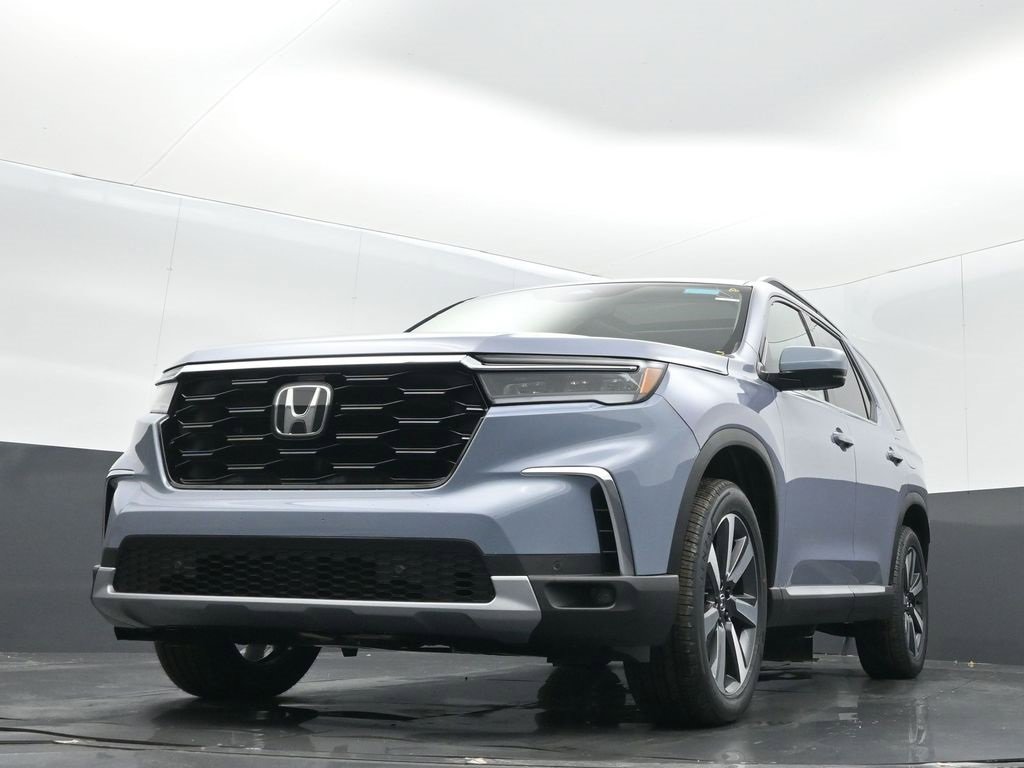 New 2025 Honda Pilot Touring image 8