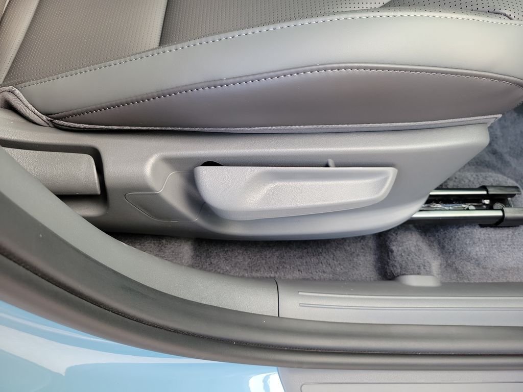New 2027 Kia EV3 Wind FWD image 9