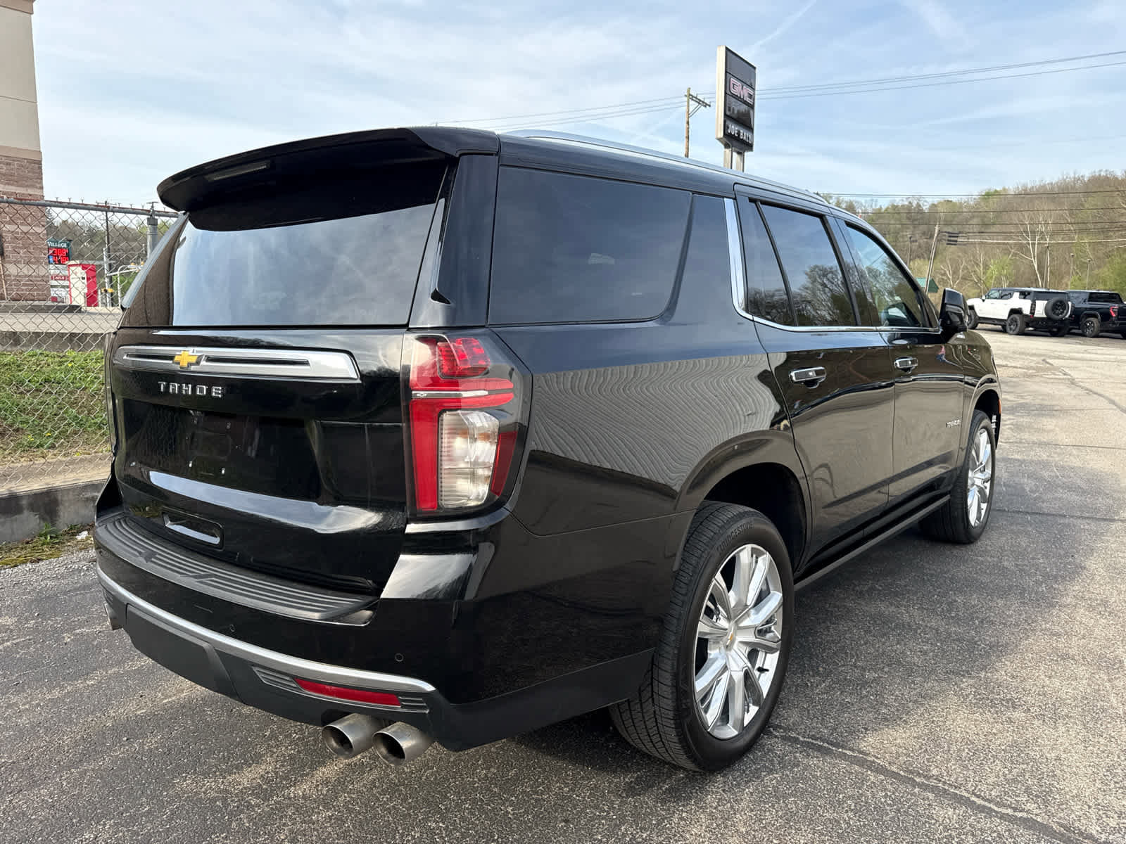 Used 2023 Chevrolet Tahoe High Country image 9