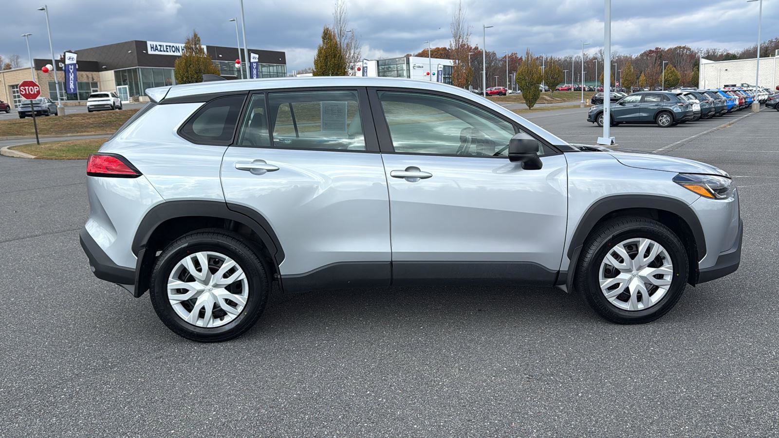 Used 2022 Toyota Corolla Cross L image 4