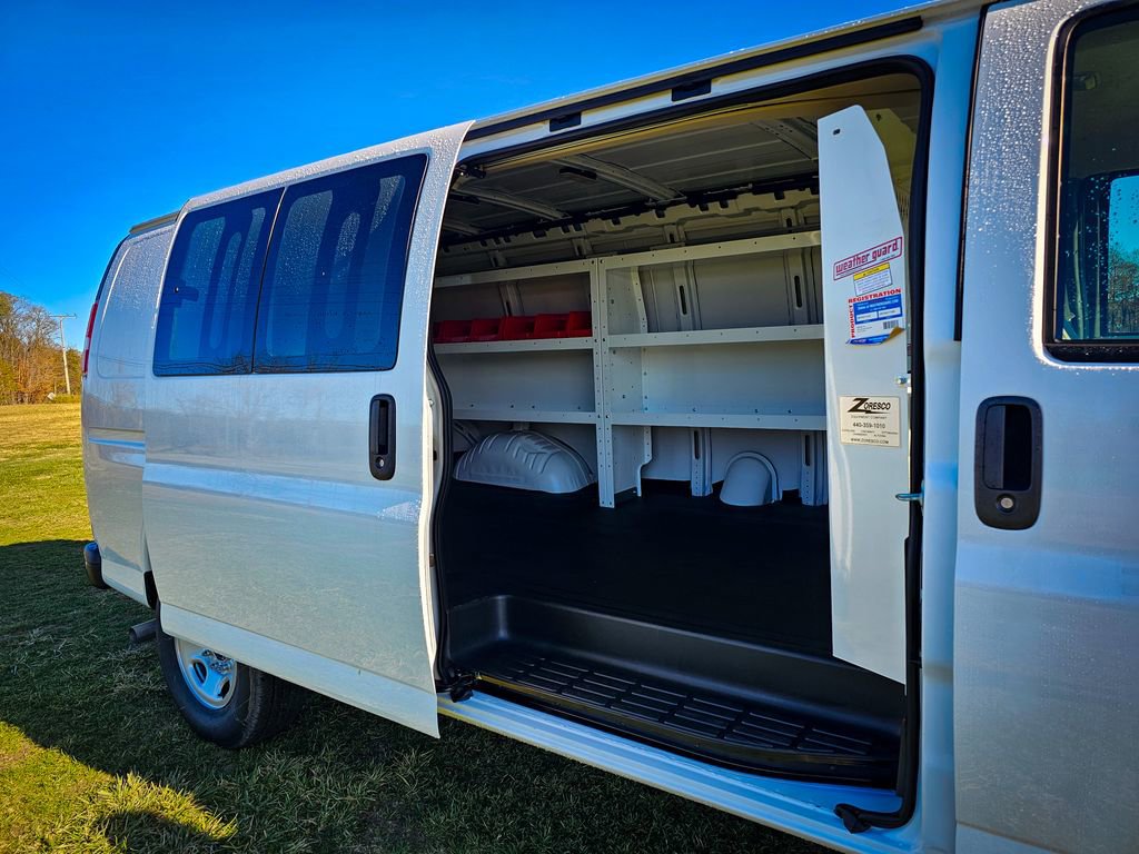 New 2025 GMC Savana 3500 Extended w/ Driver Convenience Package image 27
