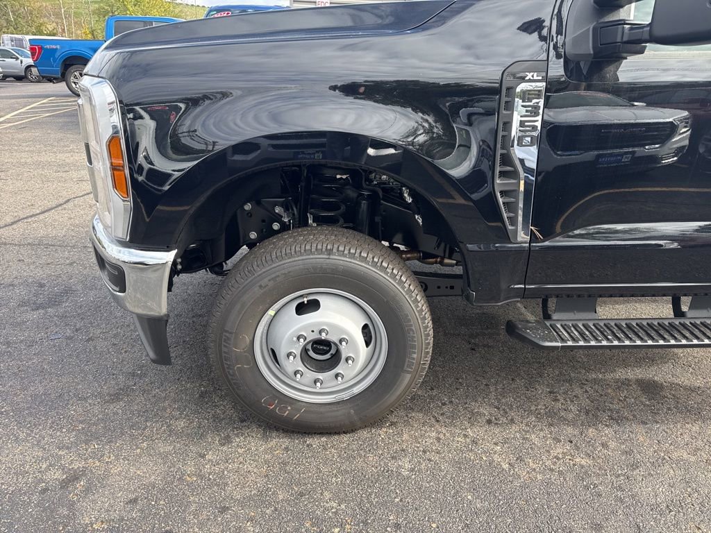 New 2026 Ford F350 XL w/ XL Chrome Package image 8