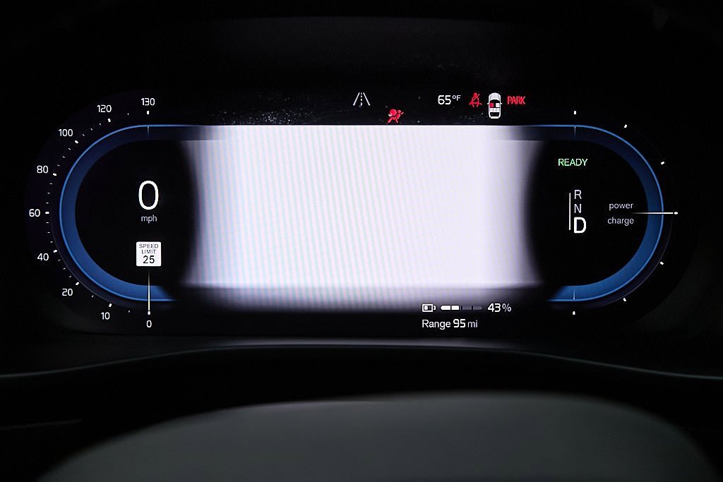 Certified 2023 Volvo XC40 Recharge Ultimate image 27