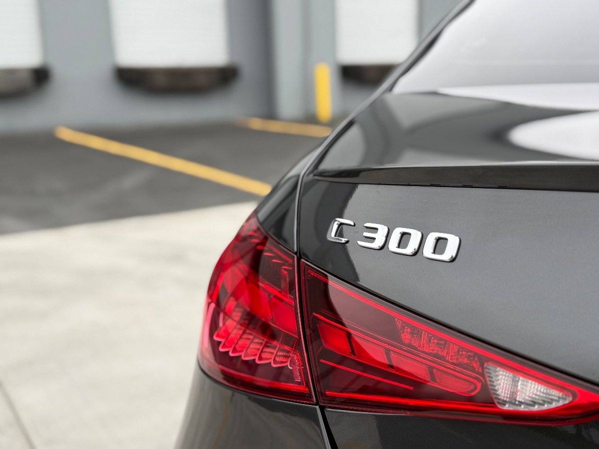 Used 2023 Mercedes-Benz C 300 Sedan w/ Exclusive Trim Package image 10