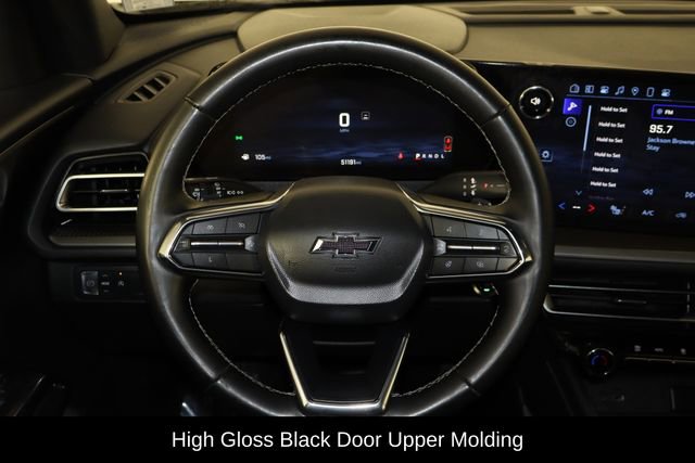 Used 2025 Chevrolet Traverse LT w/ Midnight/Sport Edition image 7