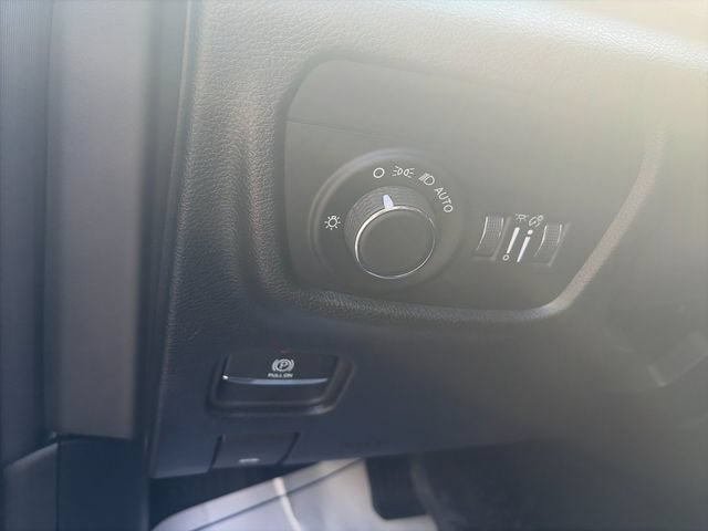 Used 2023 Jeep Grand Cherokee Altitude AWD/4WD image 33