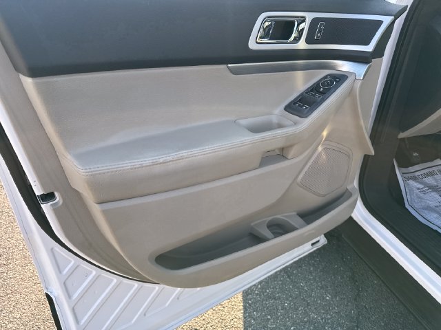 Used 2013 Ford Explorer XLT AWD/4WD image 11