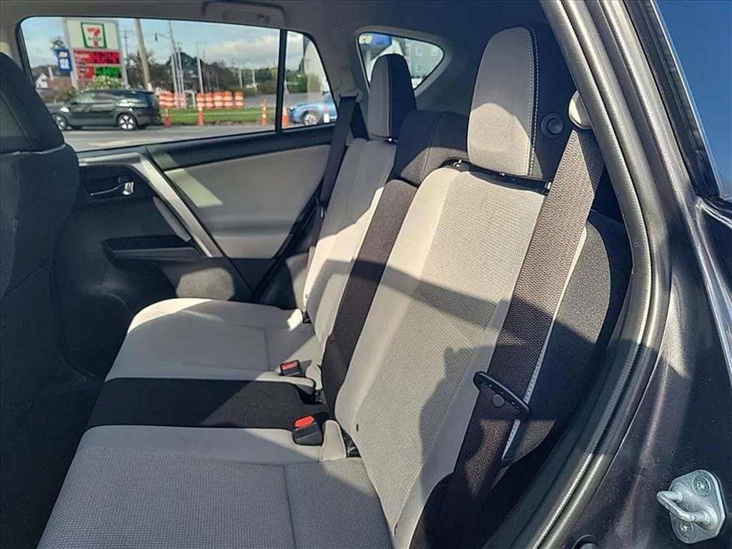 Used 2018 Toyota RAV4 XLE w/ Plus Extra Value Package AWD/4WD image 16