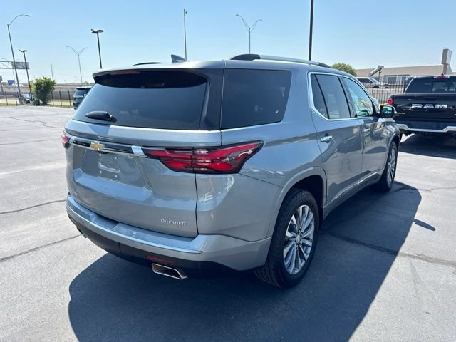 Used 2023 Chevrolet Traverse Premier AWD/4WD image 3