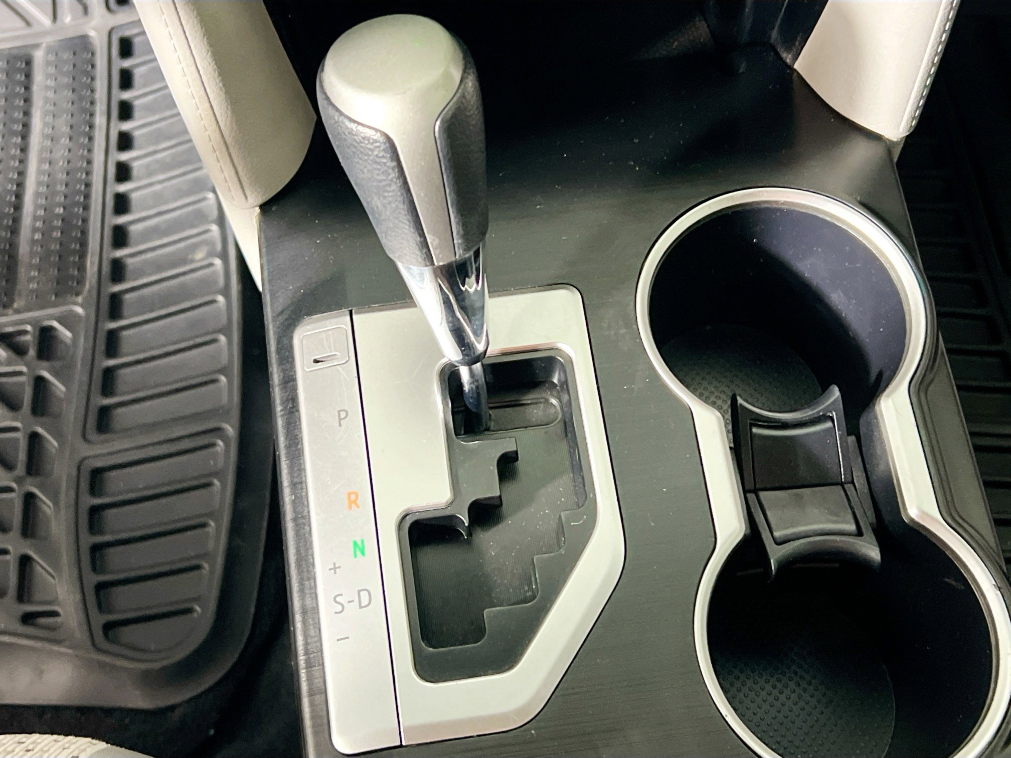 Used 2012 Toyota Camry LE image 24