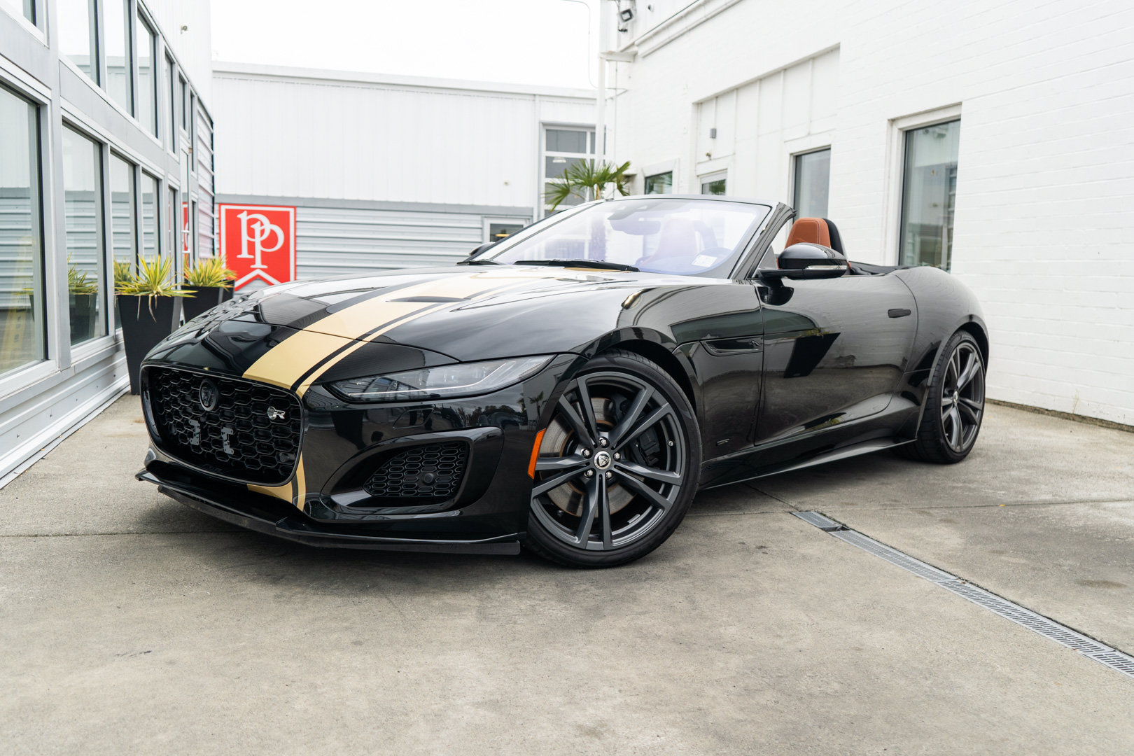Used 2024 Jaguar F-TYPE R AWD/4WD image 4
