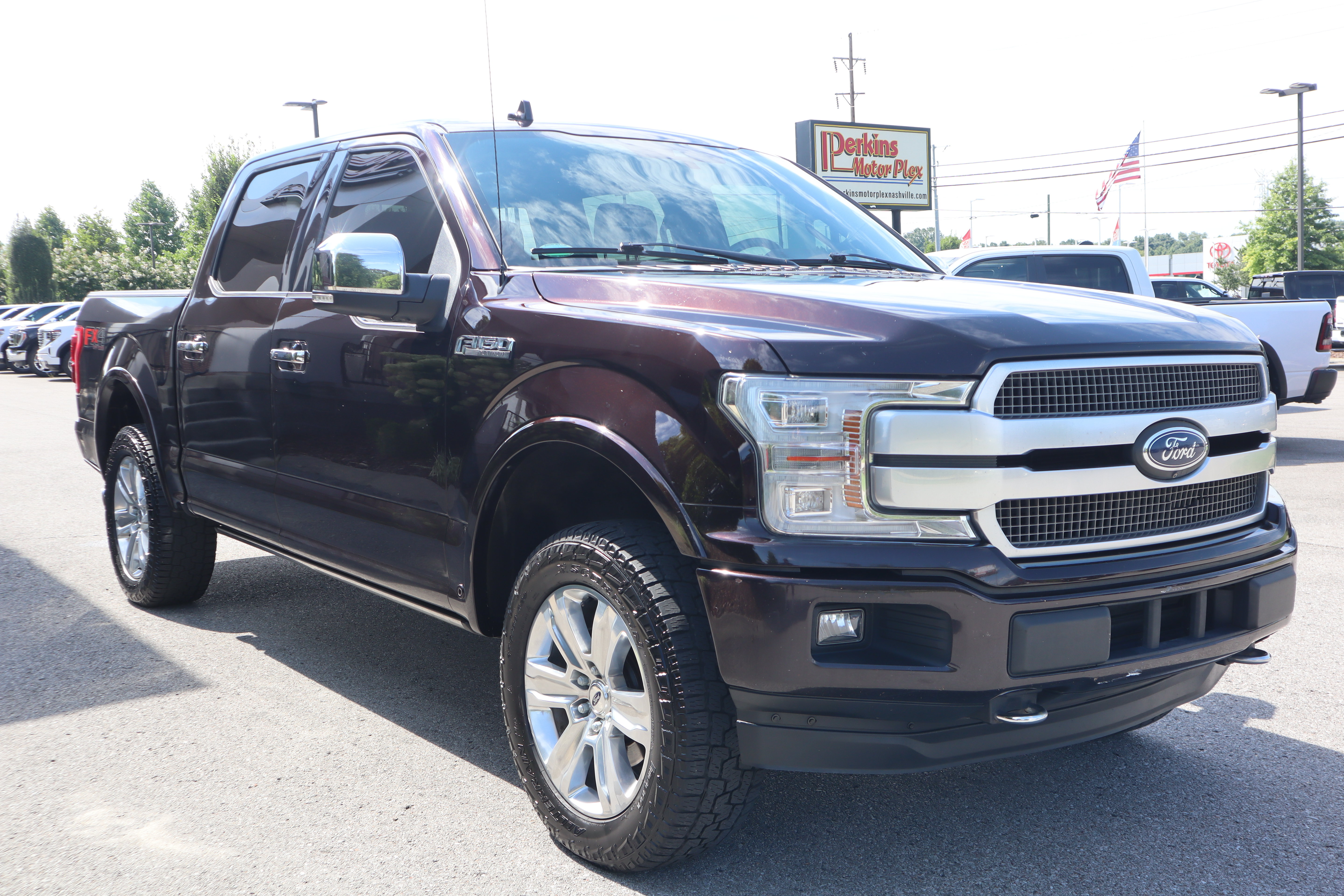 Used 2018 Ford F150 Platinum w/ Equipment Group 701A Luxury AWD/4WD image 5