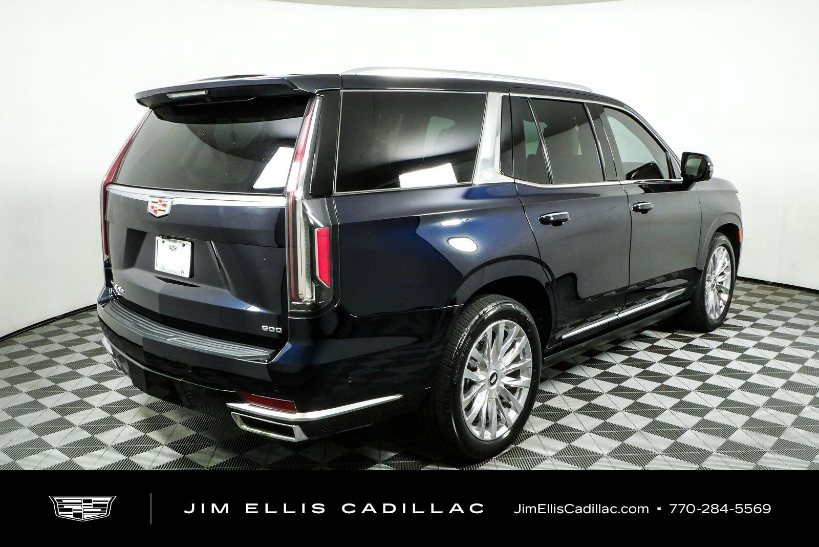 Used 2023 Cadillac Escalade Premium Luxury w/ Performance Package RWD image 3