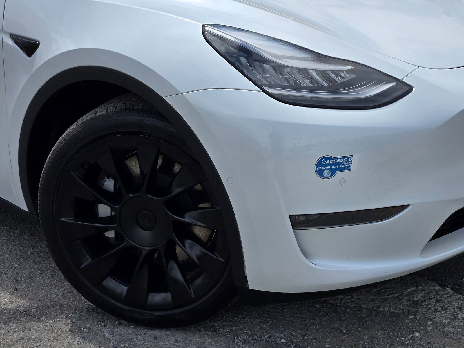 Used 2021 Tesla Model Y Long Range AWD/4WD image 9