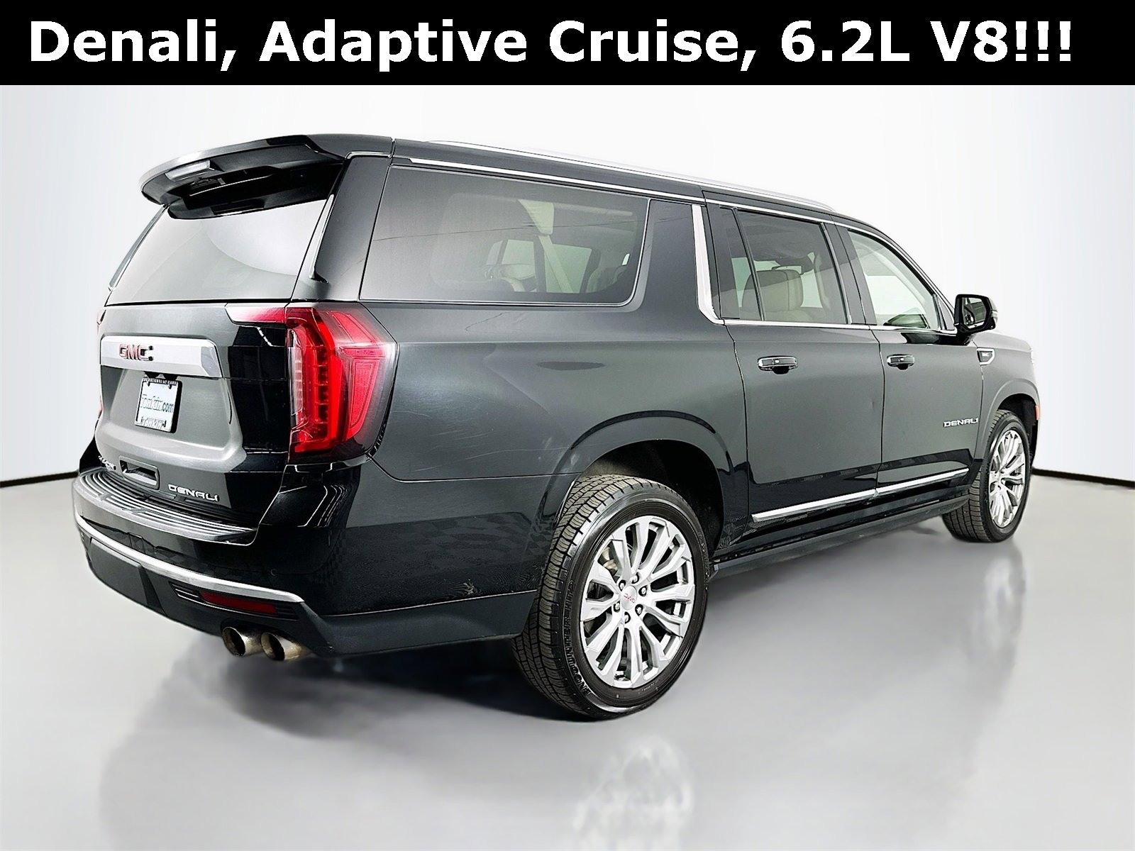 Used 2023 GMC Yukon XL Denali image 8