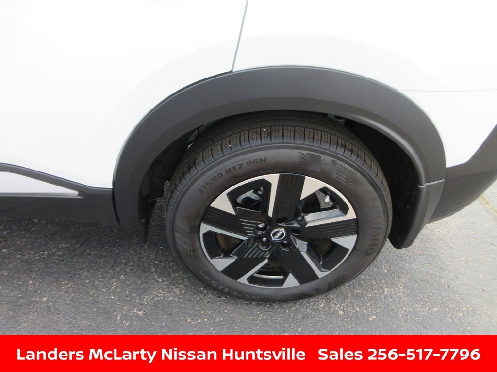 Used 2025 Nissan Kicks SV image 12