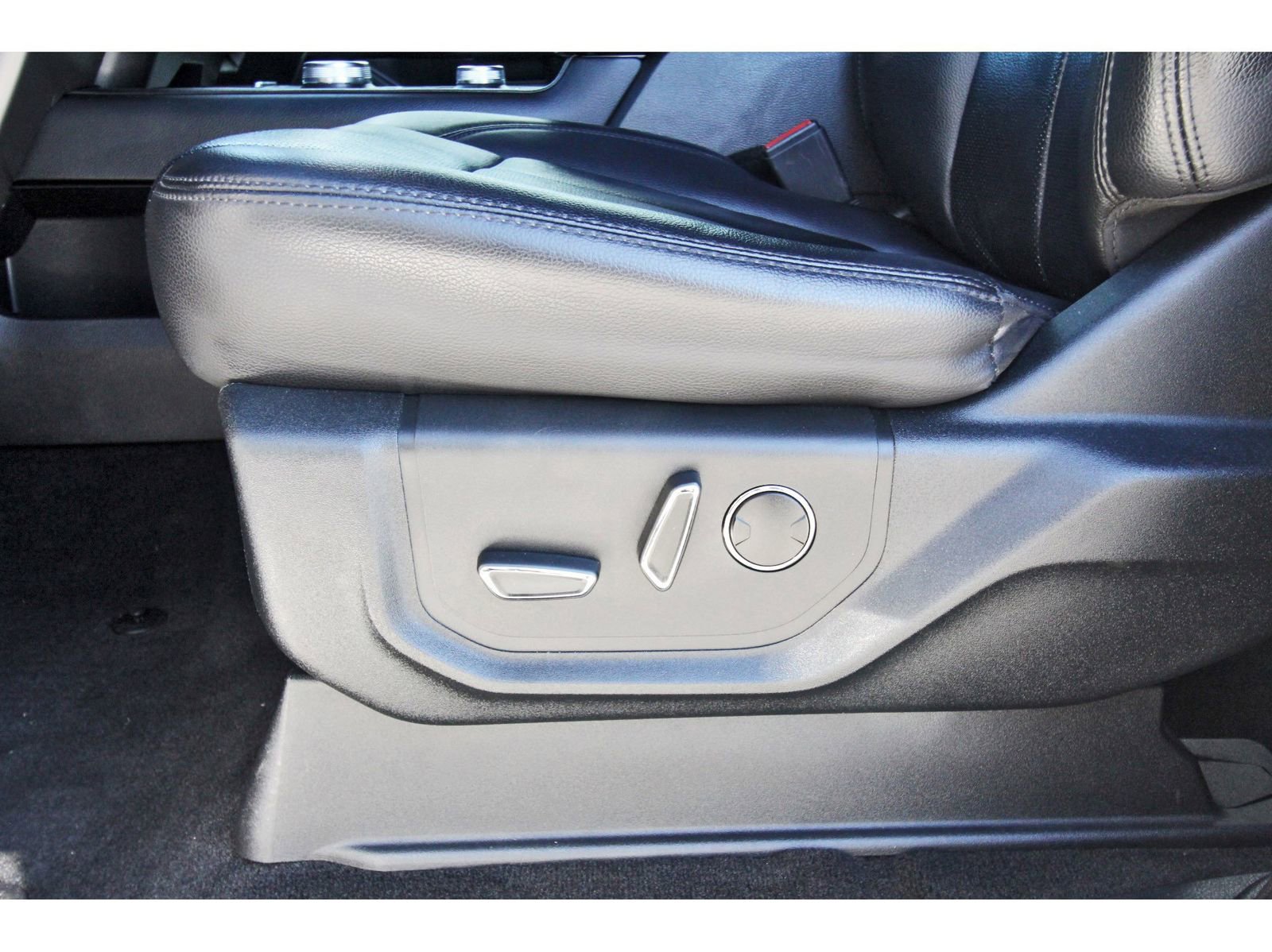 Used 2019 Ford Expedition XLT w/ Equipment Group 202A image 30