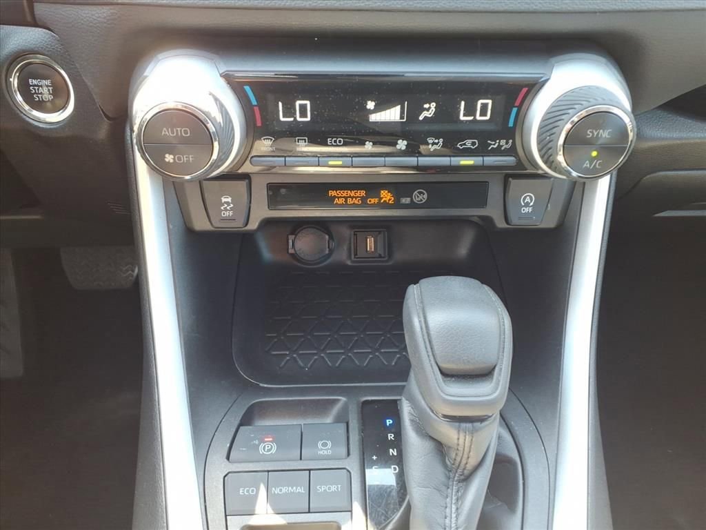 Used 2022 Toyota RAV4 XLE FWD image 27