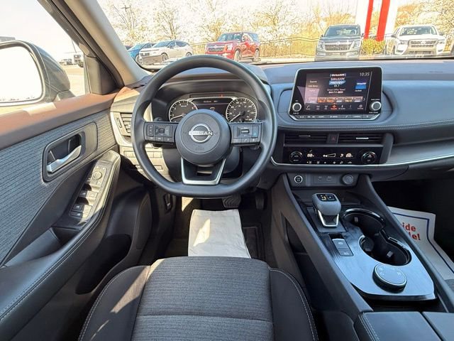 Certified 2023 Nissan Rogue SV image 22