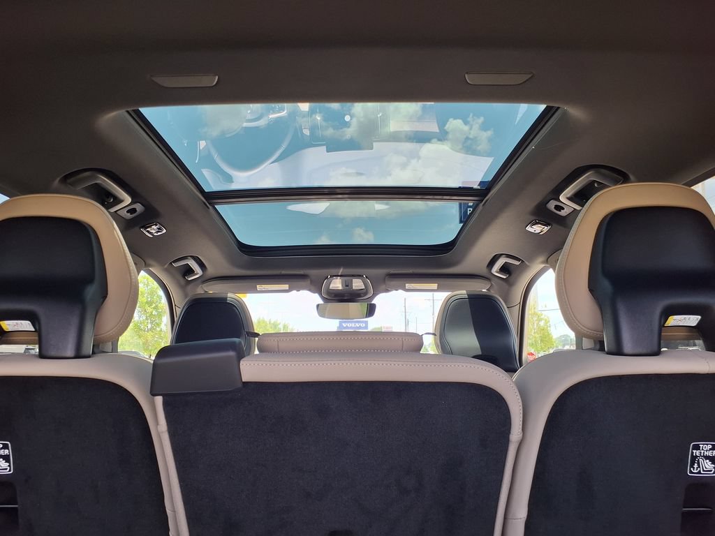 New 2026 Volvo XC90 B5 Plus w/ Protection Package Premier AWD/4WD image 24