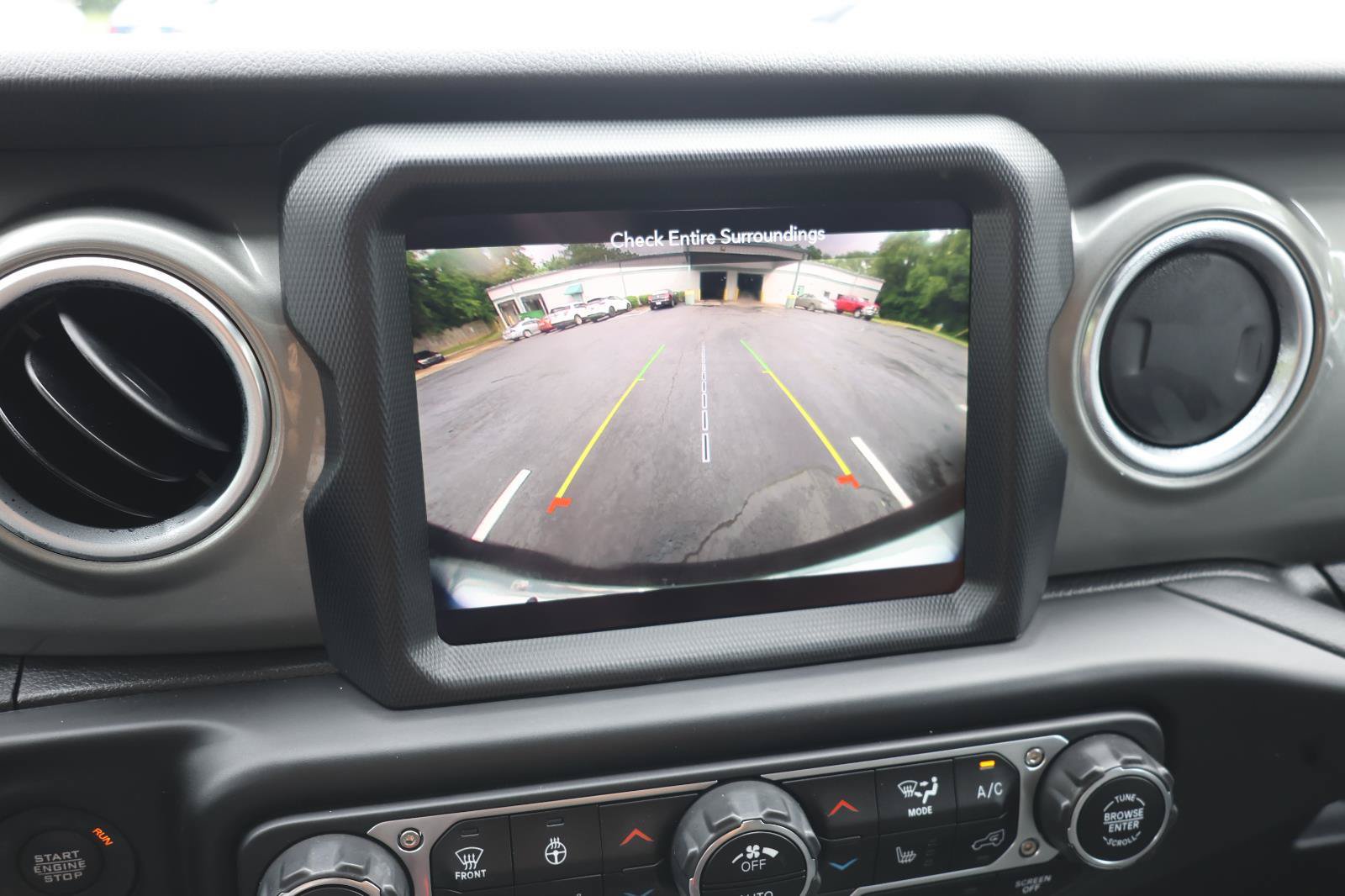 Used 2023 Jeep Wrangler Unlimited Sahara w/ LED Lighting Group AWD/4WD image 29