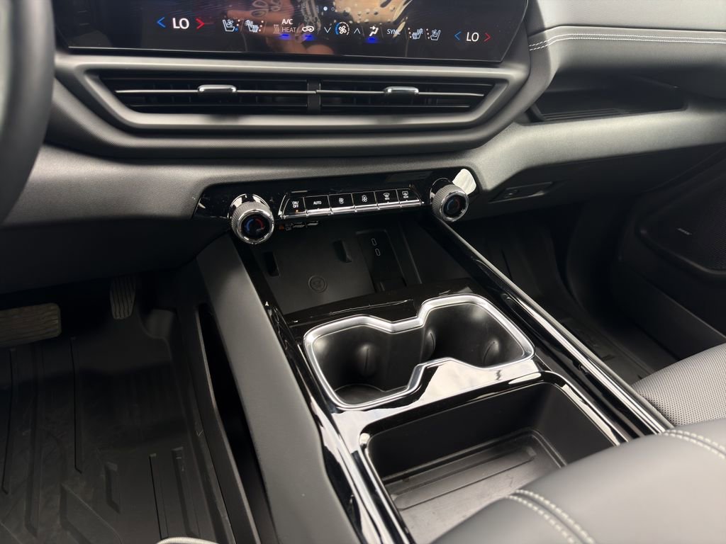 Used 2025 Chevrolet Silverado EV LT image 15