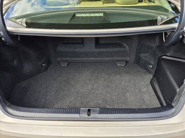 Used 2013 Lexus ES 300h w/ Premium Pkg FWD image 6