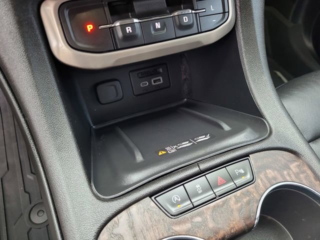 Used 2022 GMC Acadia Denali w/ Denali Ultimate Package image 16