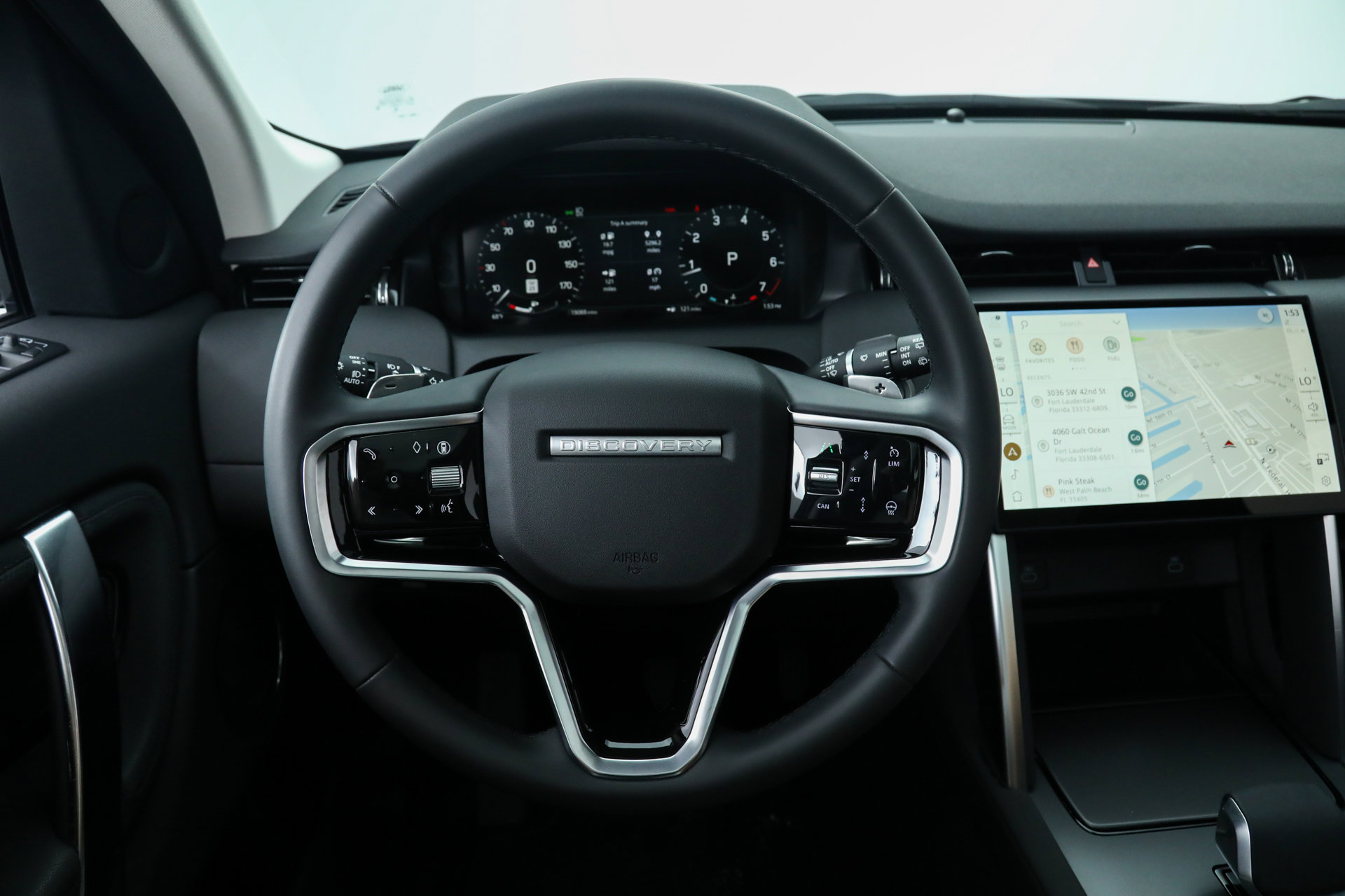 Used 2024 Land Rover Discovery Sport S image 26