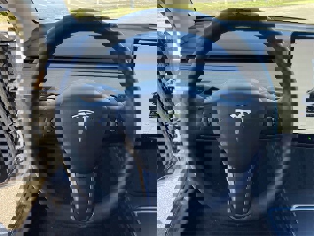 Used 2022 Tesla Model 3 Standard Range image 10