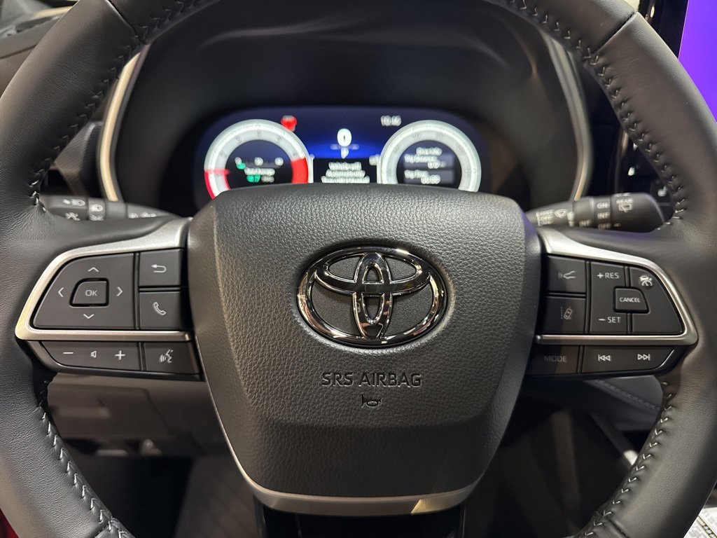 New 2026 Toyota Highlander XSE image 32