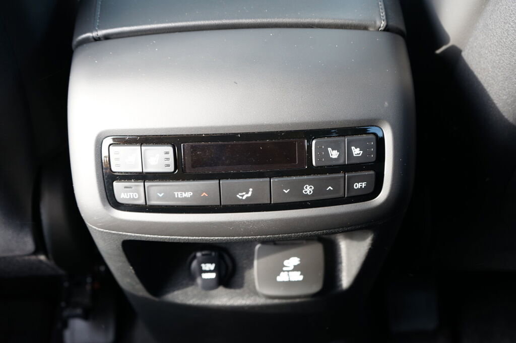 Used 2023 Hyundai Palisade SEL w/ Premium Package image 18