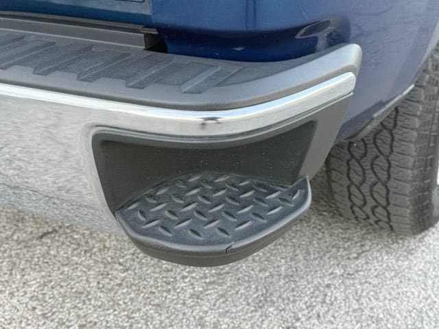 Used 2018 Chevrolet Silverado 1500 LT w/ All Star Edition AWD/4WD image 9