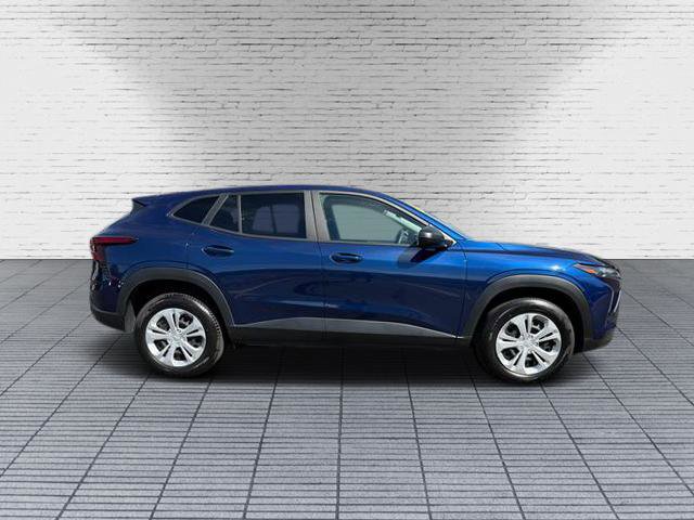 Used 2024 Chevrolet Trax LS w/ Driver Confidence Package image 4