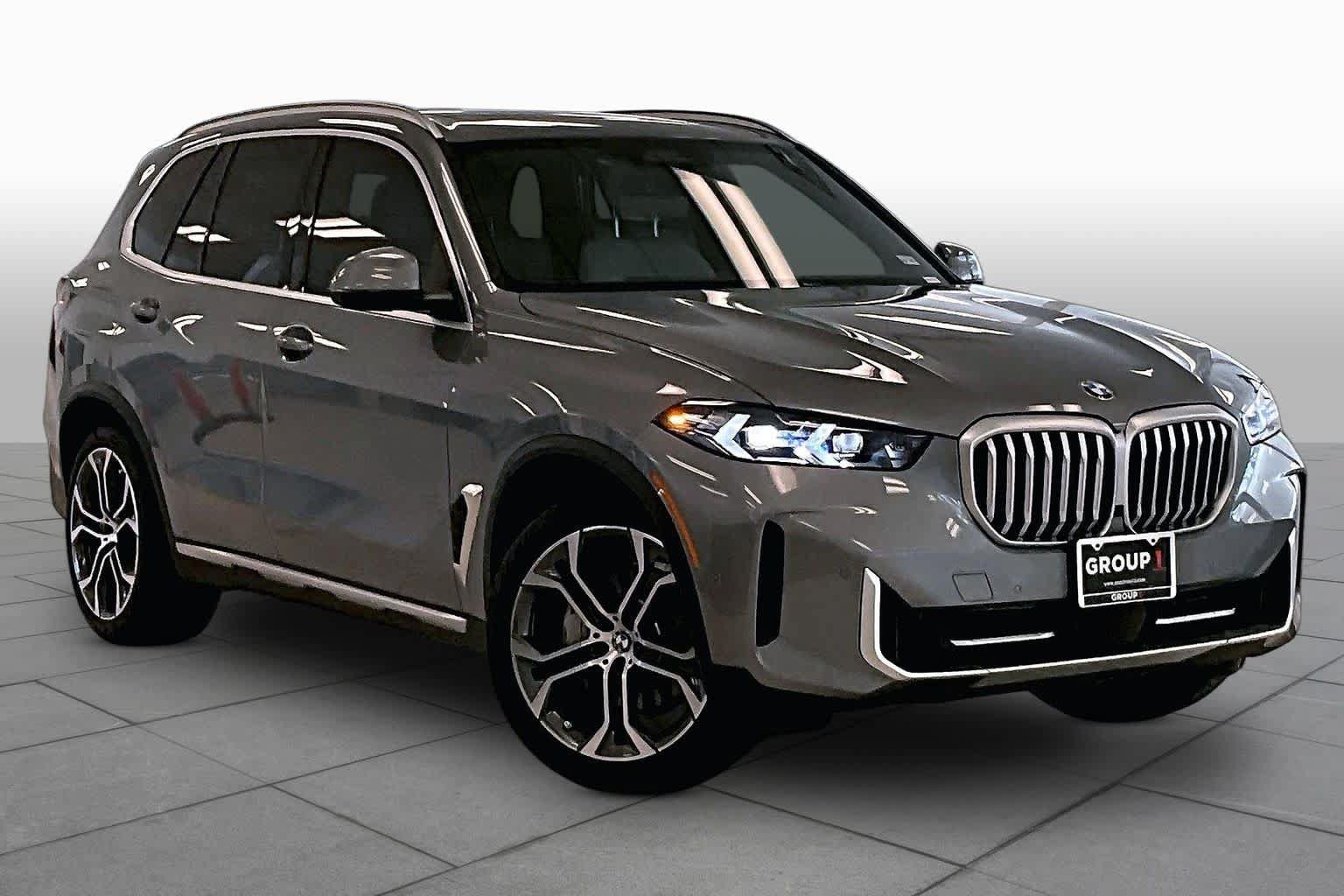 Used 2024 BMW X5 sDrive40i w/ Premium Package RWD image 2