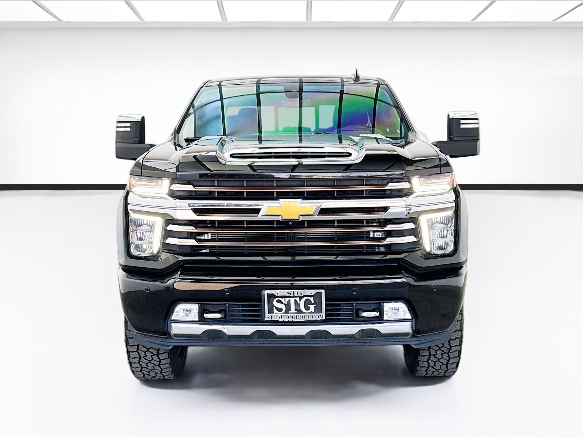 Used 2022 Chevrolet Silverado 2500 High Country w/ Z71 Off-Road Package image 2