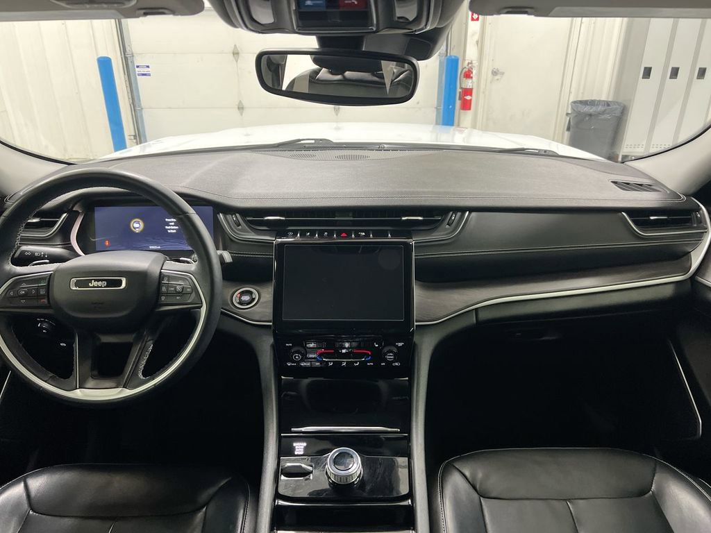 Used 2022 Jeep Grand Cherokee L Limited AWD/4WD image 10