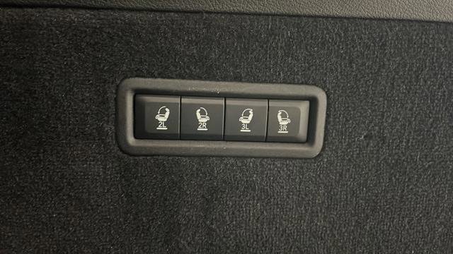 Used 2023 Jeep Grand Wagoneer 4WD w/ Flexible Seating Group image 27