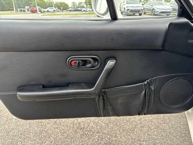 Used 1996 MAZDA MX-5 Miata RWD image 17