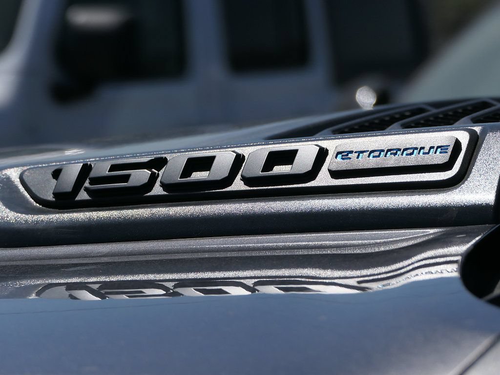 New 2026 RAM 1500 Laramie w/ Night Edition AWD/4WD image 9