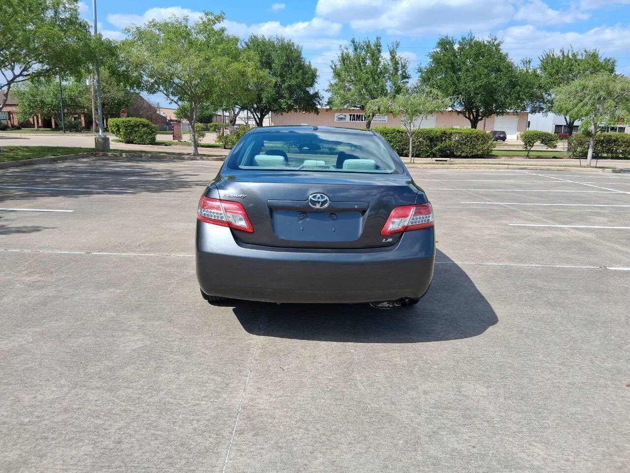 Used 2011 Toyota Camry LE FWD image 5