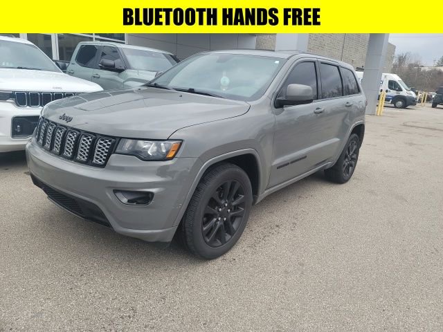 Used 2019 Jeep Grand Cherokee Altitude image 3