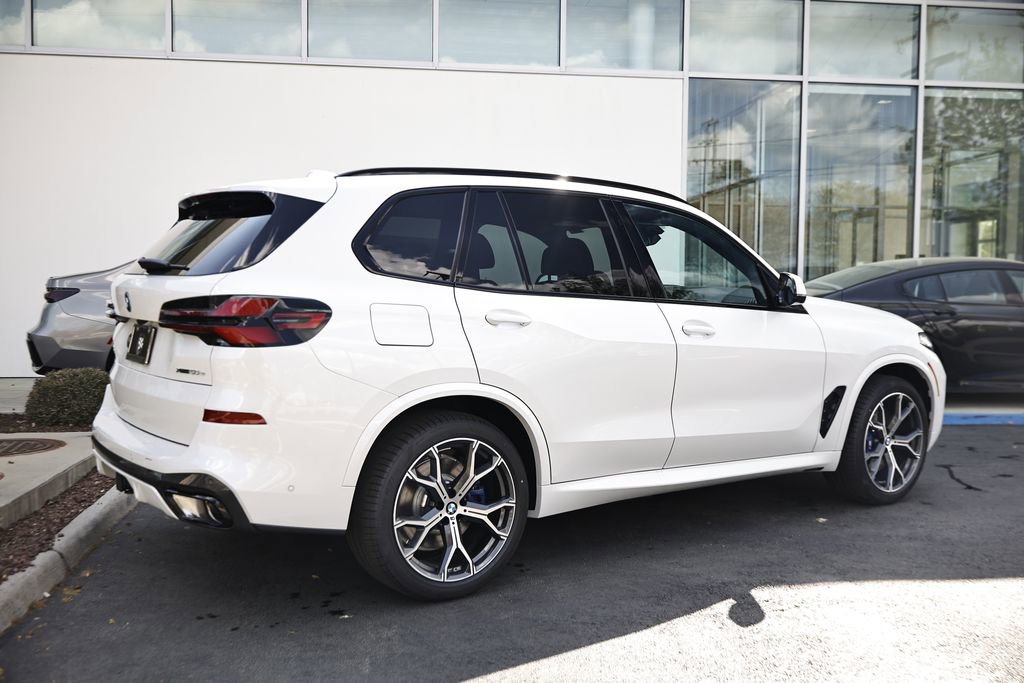 New 2026 BMW X5 xDrive50e w/ M Sport Package image 7