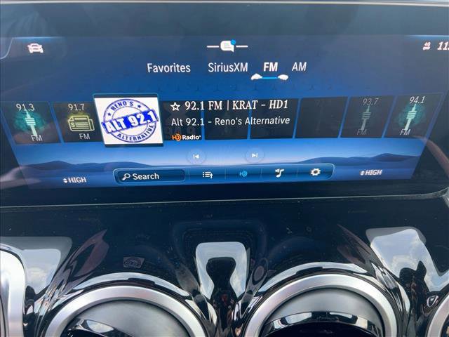 Used 2025 Mercedes-Benz GLB 250 4MATIC image 13