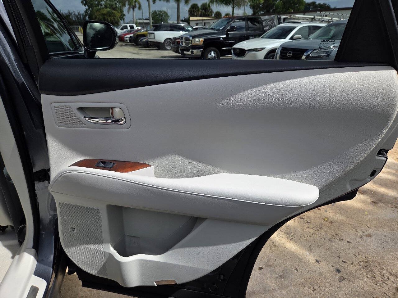 Used 2010 Lexus RX 350 2WD image 23