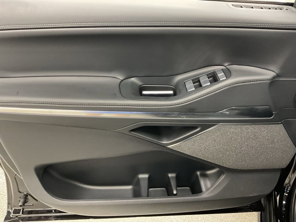 New 2027 Lincoln Navigator Reserve AWD/4WD image 11