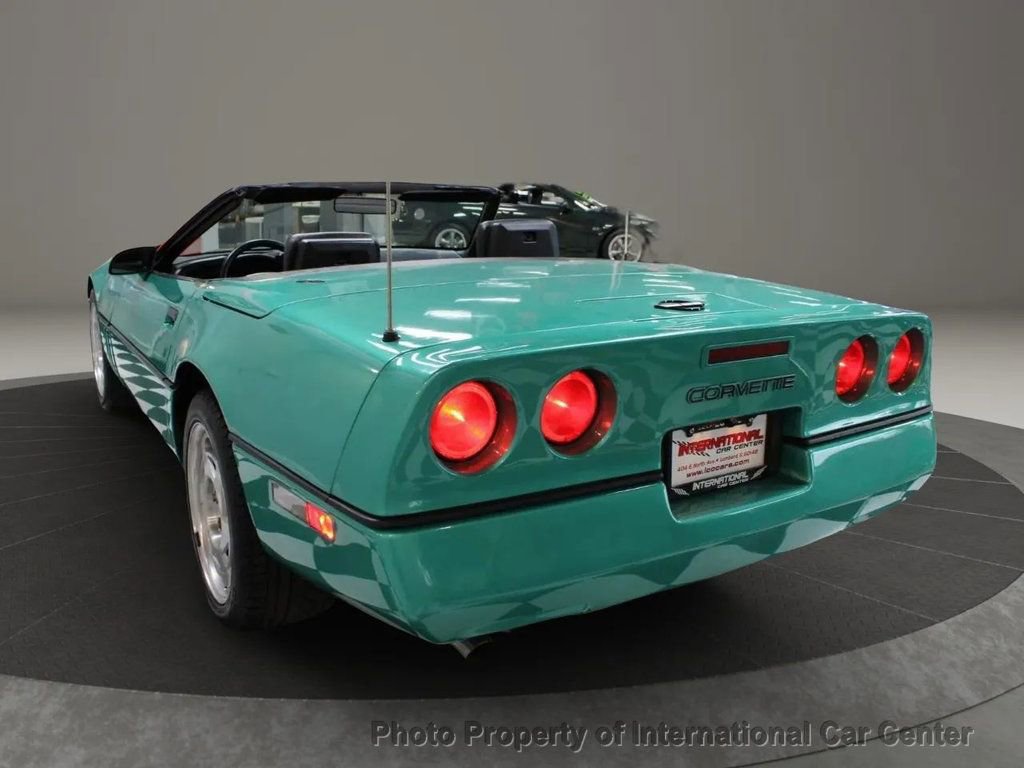 Used 1990 Chevrolet Corvette Convertible image 9